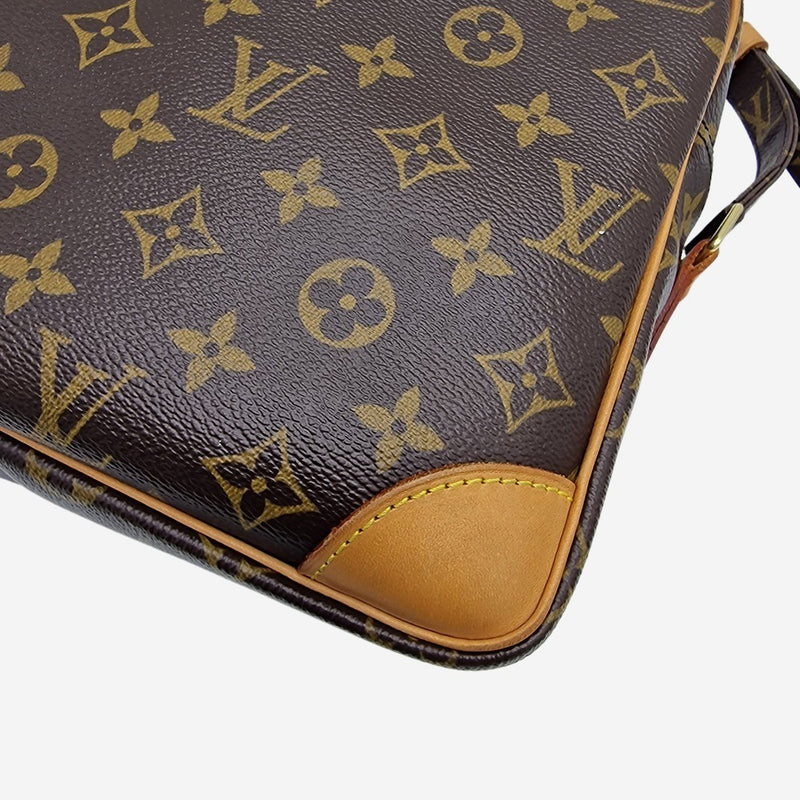 MONOGRAM CANVAS NILE MM