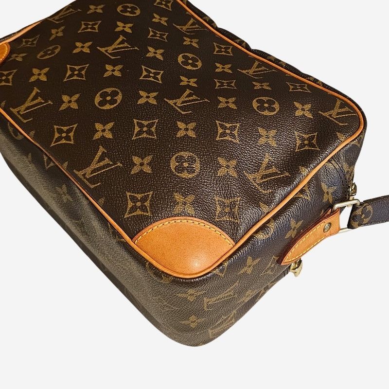 MONOGRAM CANVAS NILE MM