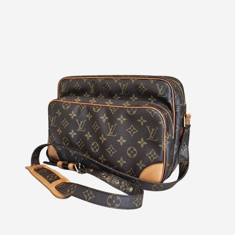 MONOGRAM CANVAS NILE MM
