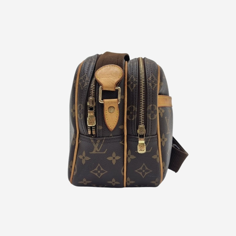 MONOGRAM CANVAS REPORTER PM taske fra brand: LOUIS VUITTON - We Do Vintage