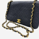 SORT FULL FLAP BAG taske fra brand: CHANEL - We Do Vintage