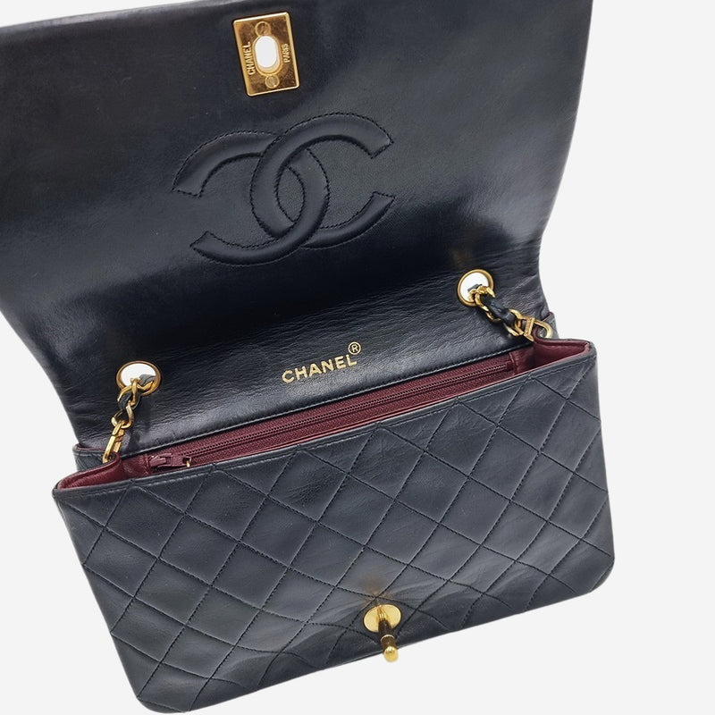 SORT FULL FLAP BAG taske fra brand: CHANEL - We Do Vintage