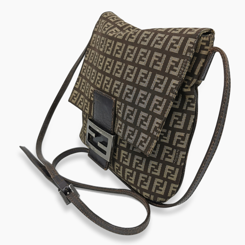 Vintage zucca crossbody taske fra brand: FENDI - We Do Vintage